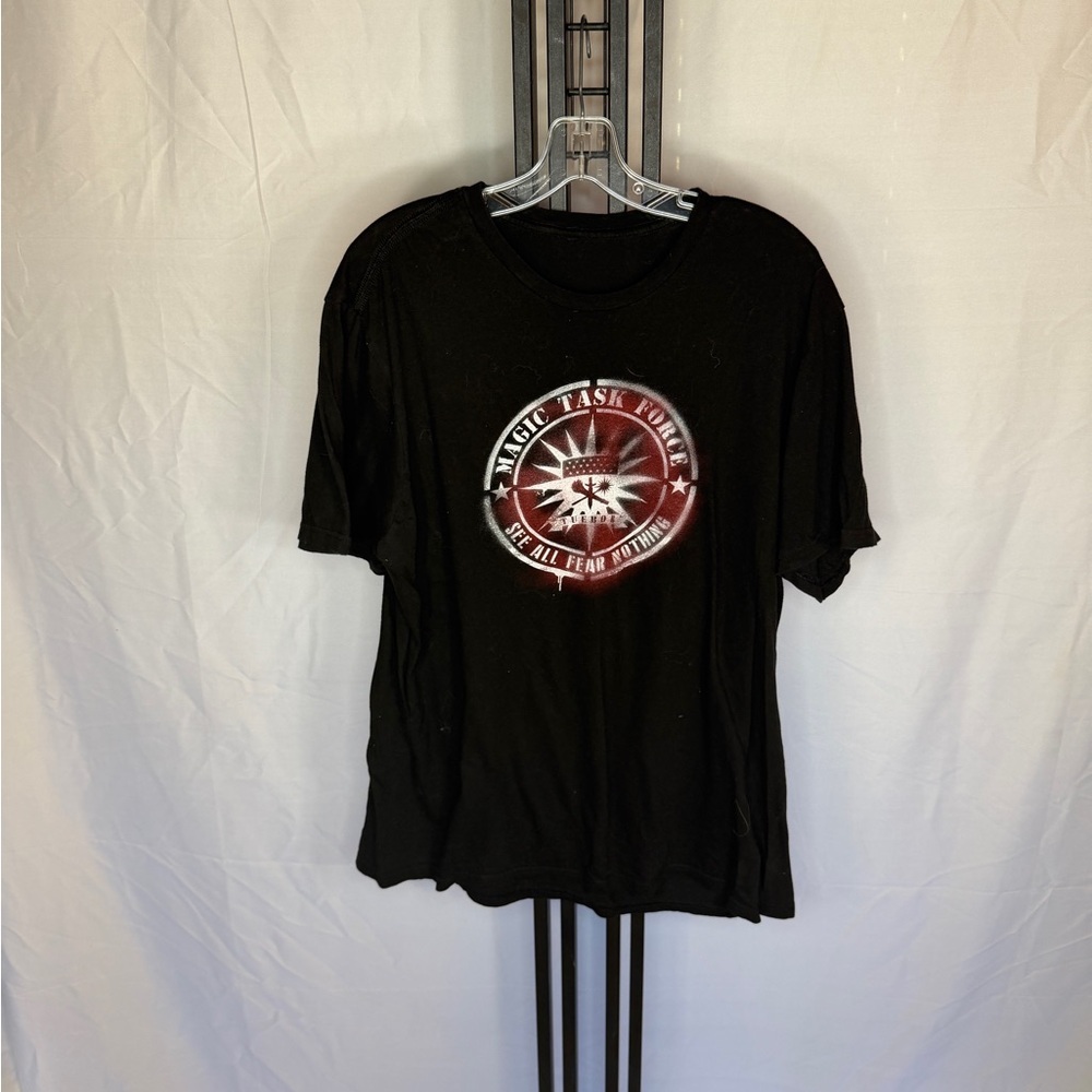Black‎ Graphic Tee
